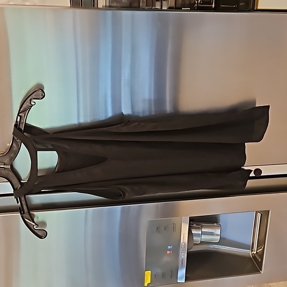 💕VERONICA M💕 Sleeveless Halter Top ~ Black Small S NWOT - Picture 2 of 6